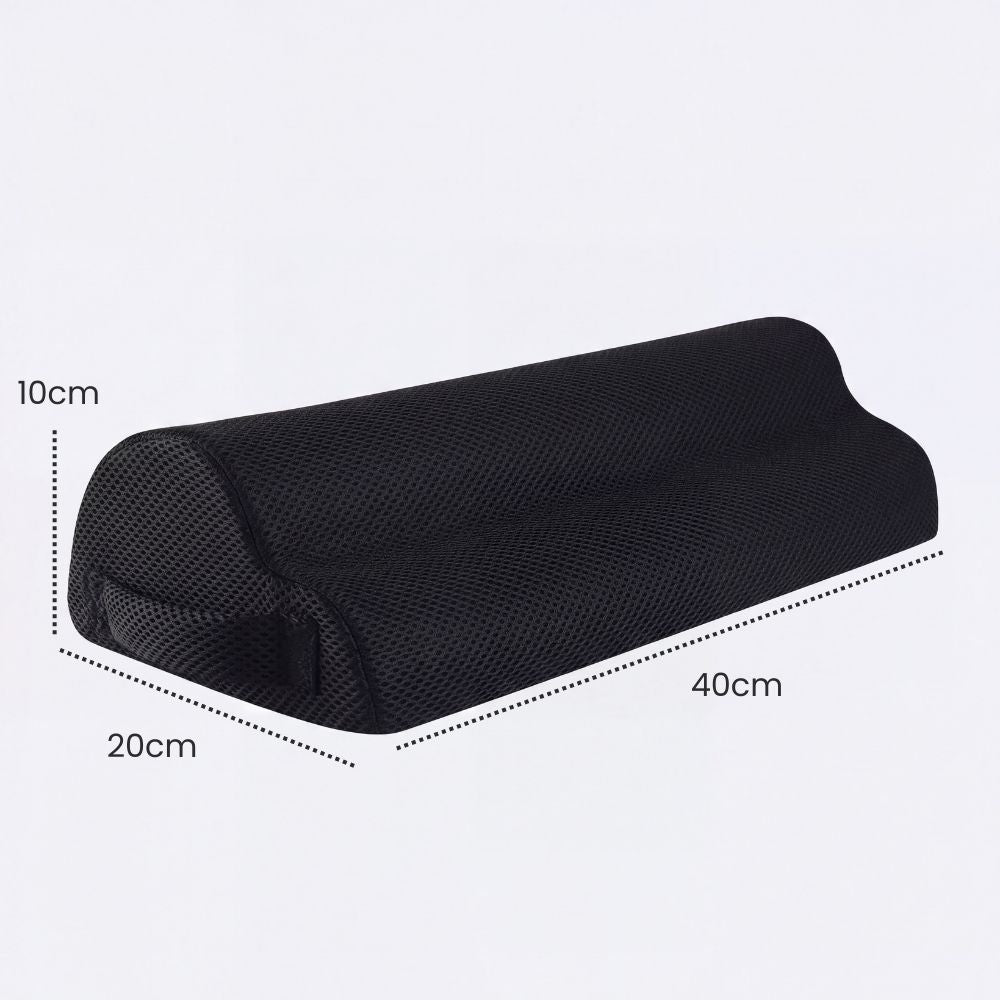 Dimensions du coussin repose-pieds ergonomique en forme de demi-lune : 40 cm de longueur, 20 cm de largeur et 10 cm de hauteur.